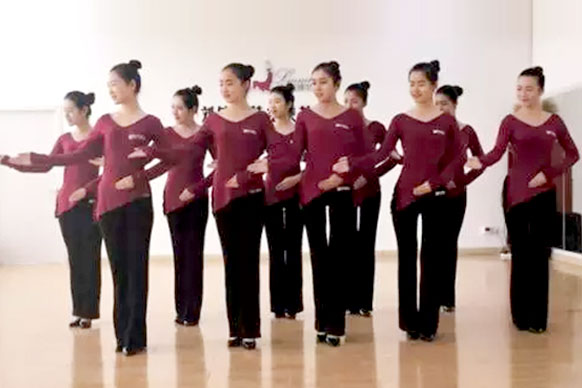 青少年形体礼仪培训